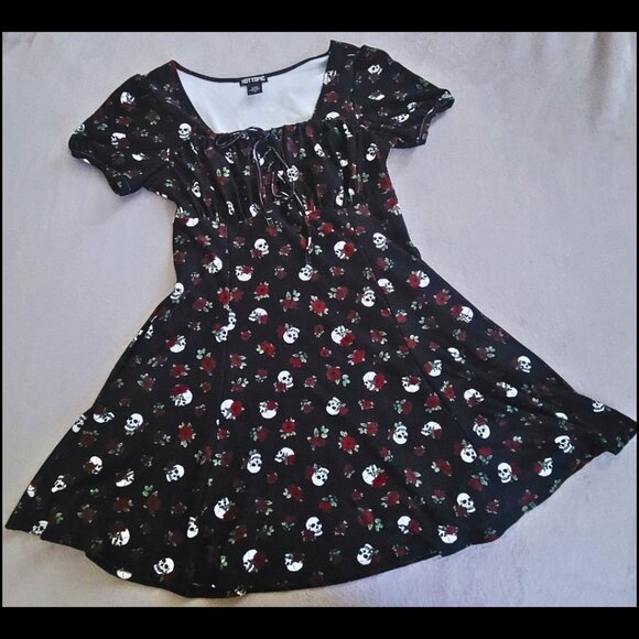 Gothic Hot Topic Skull Dress - Picture 1 of 4